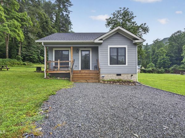 200 Lexington Street, Damascus, VA 24236