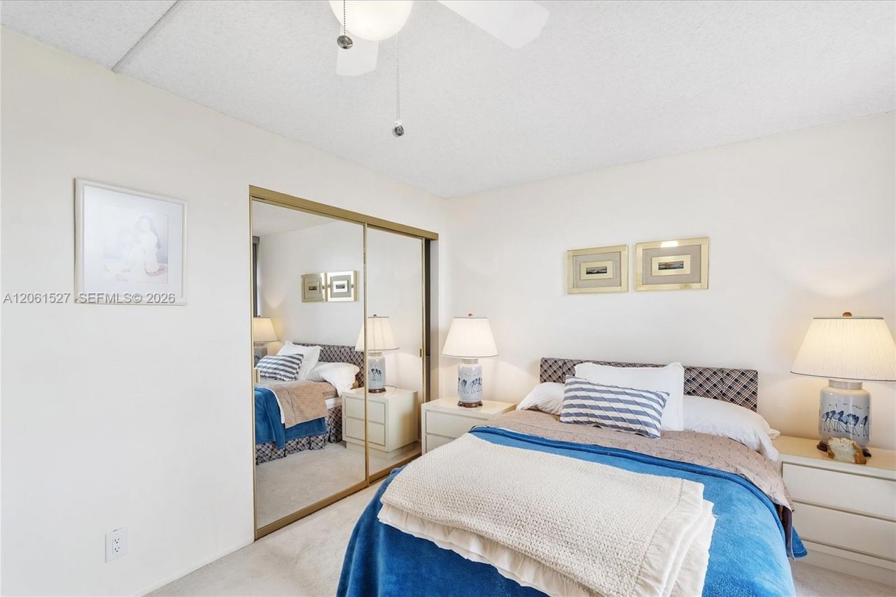 600 Parkview Dr, Unit 709, Hallandale Beach, FL 33009 Photo