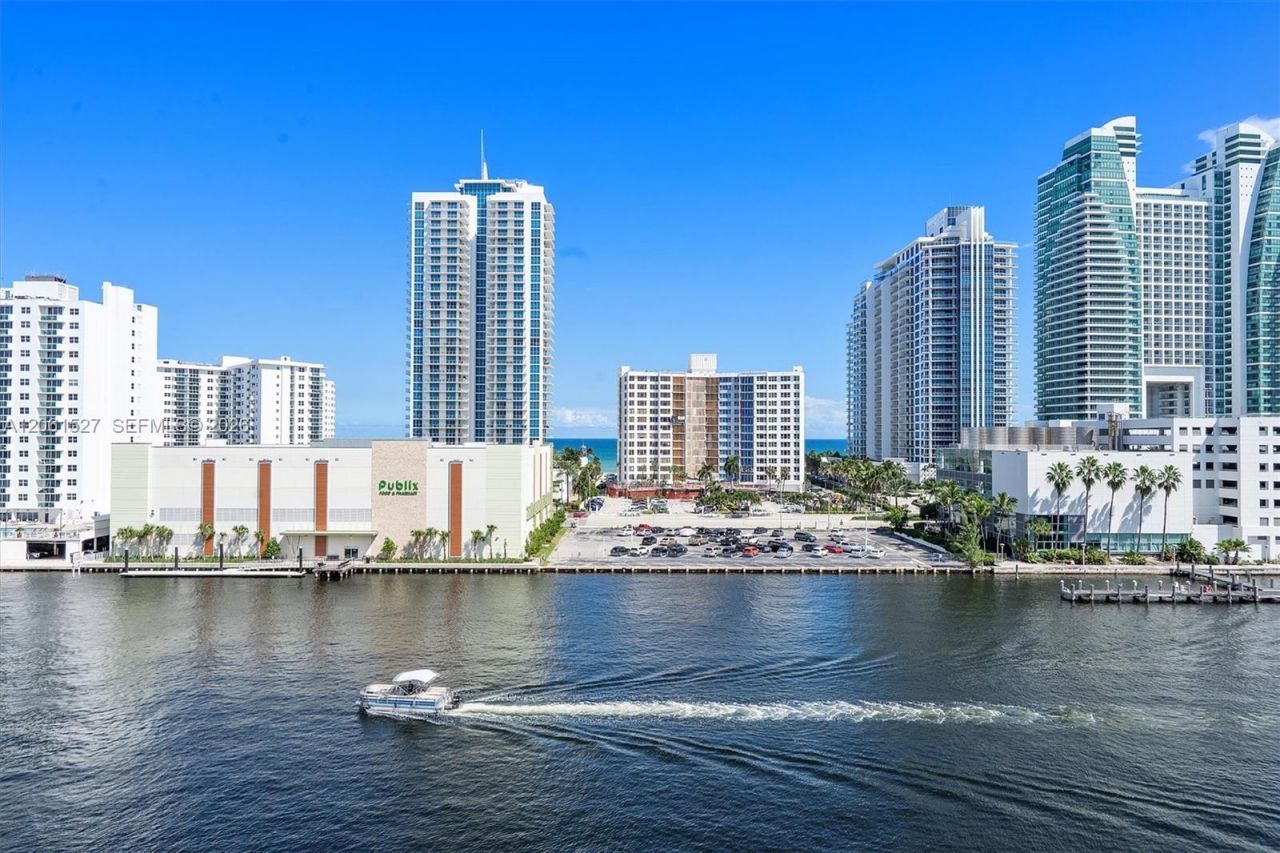 600 Parkview Dr, Unit 709, Hallandale Beach, FL 33009 Photo