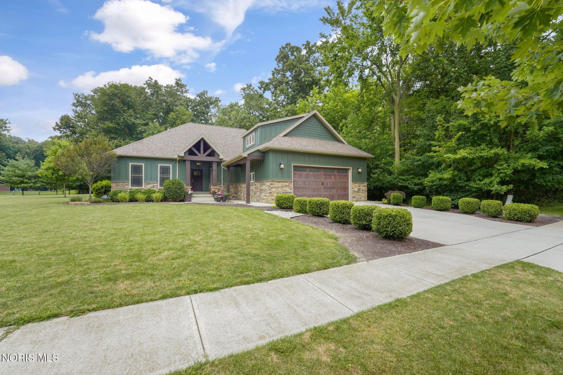15346 Lakeview Parkway , Findlay, OH 45840 Main Photo