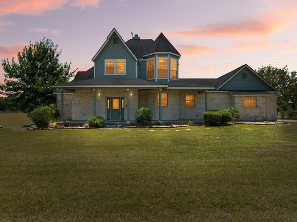 913 County Road 220, Florence, TX 76527