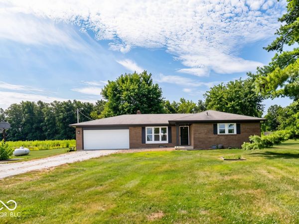 8784 E Range Line Road , Coatesville, IN 46121