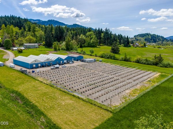 0 La Lone Road, Springfield, OR 97478