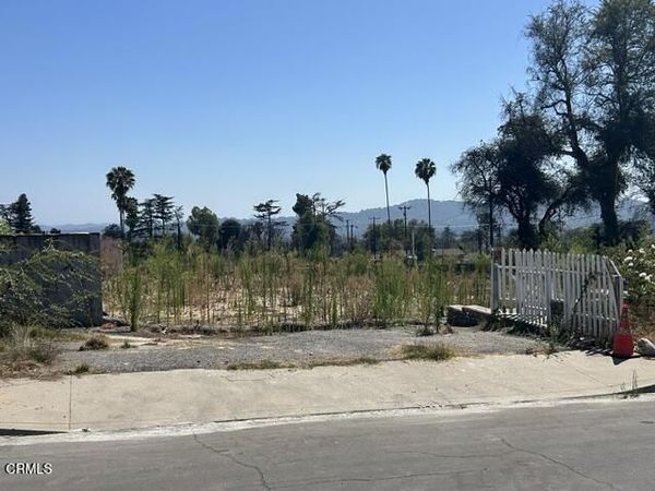 298 E Poppyfields Drive, Altadena, CA 91001