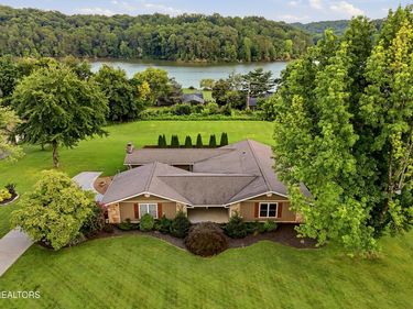 10100 El Pinar Drive, Knoxville, TN 37922
