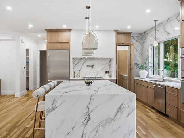 60 Rear Lynnbrook Rd, Lynnfield, MA 01940