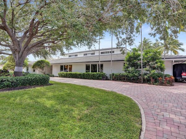 2 Mendota Lane, Sea Ranch Lakes, FL 33308