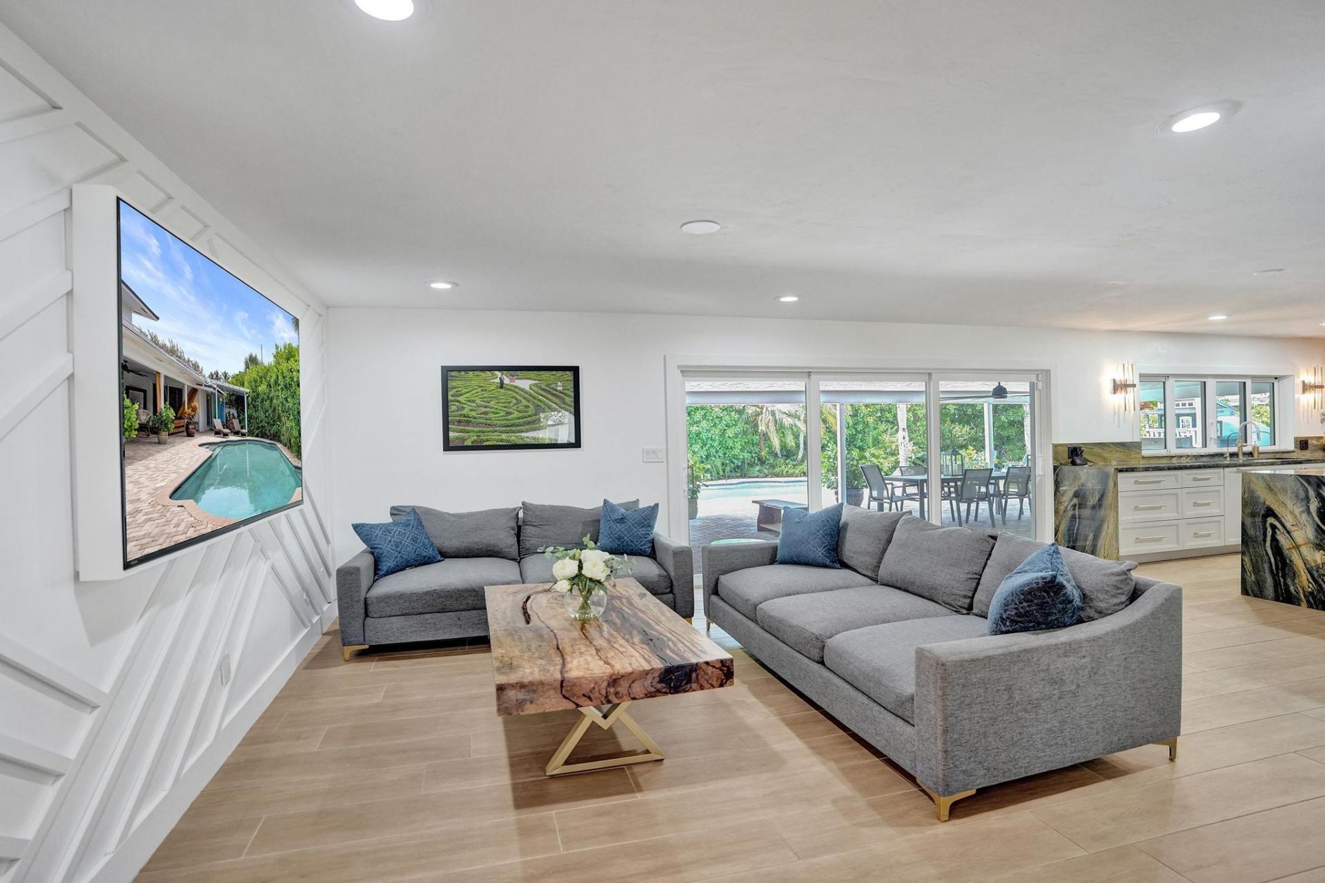 2 Mendota Lane, Sea Ranch Lakes, FL 33308 Photo