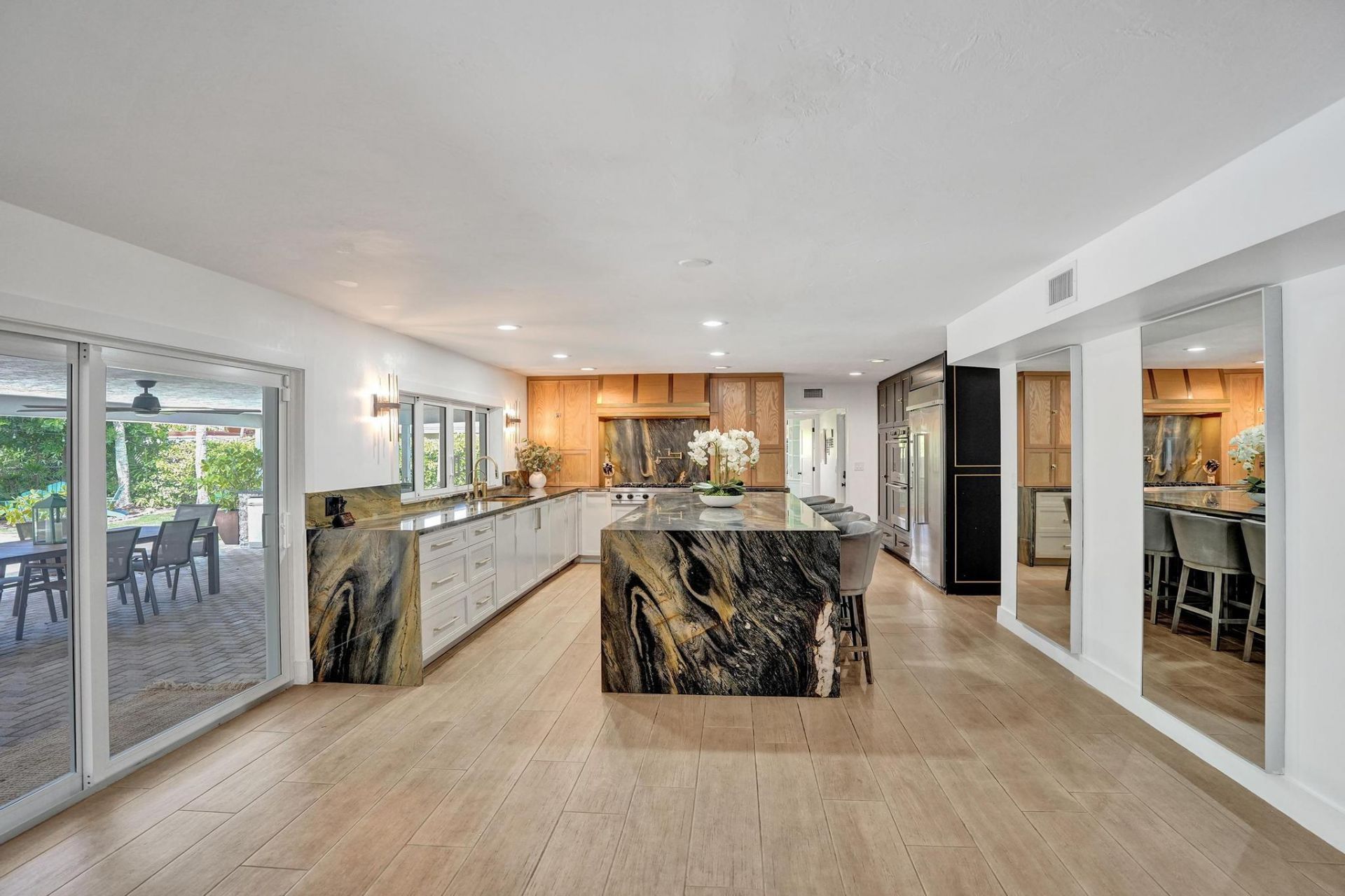 2 Mendota Lane, Sea Ranch Lakes, FL 33308 Photo