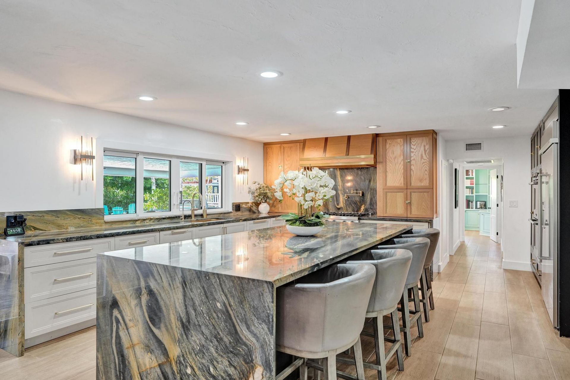 2 Mendota Lane, Sea Ranch Lakes, FL 33308 Photo