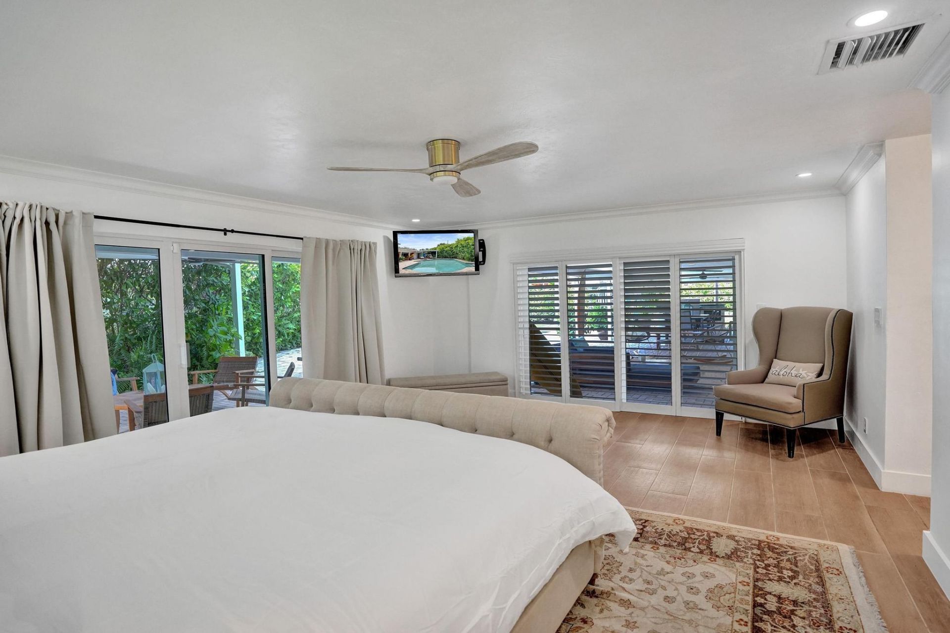 2 Mendota Lane, Sea Ranch Lakes, FL 33308 Photo