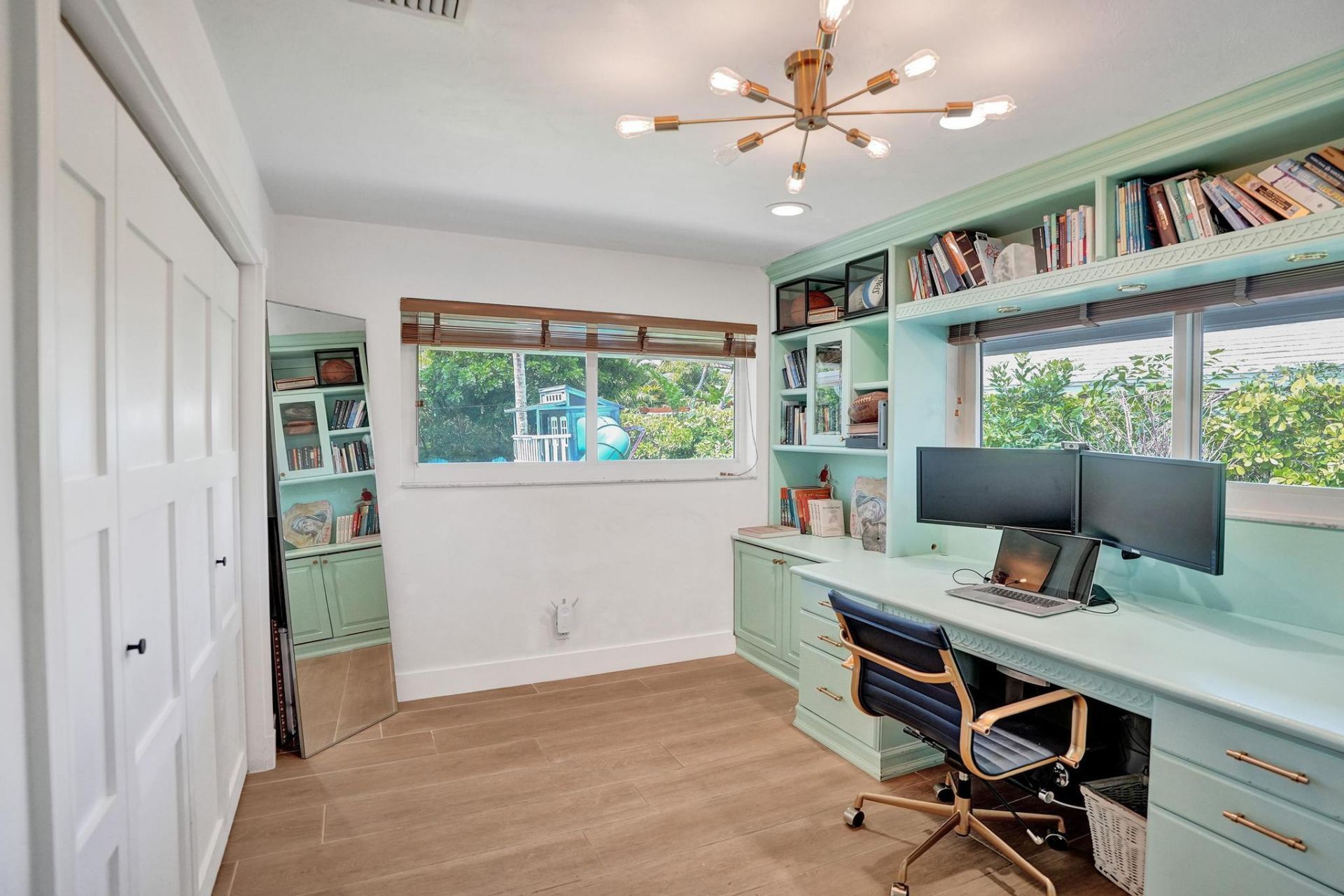 2 Mendota Lane, Sea Ranch Lakes, FL 33308 Photo