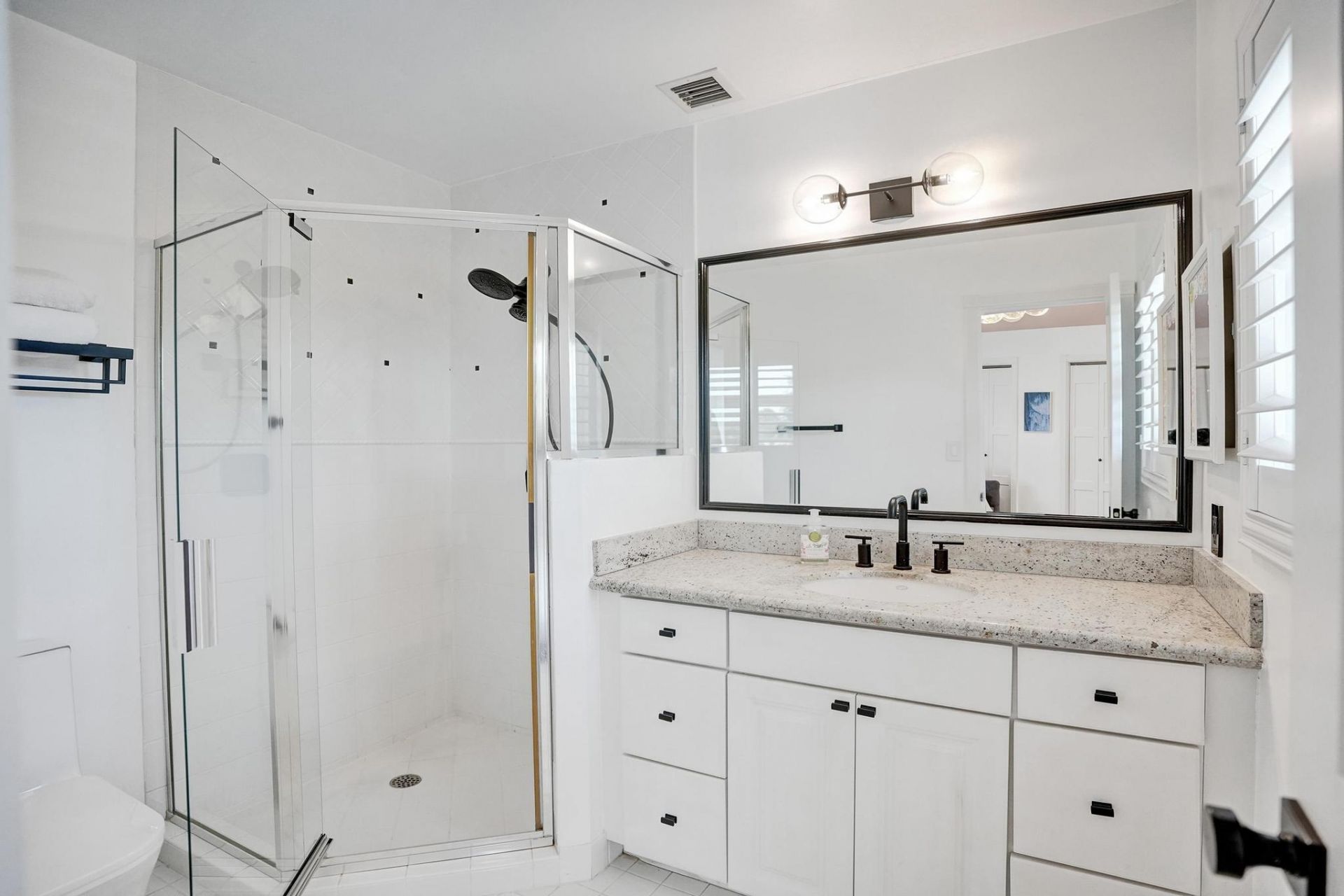 2 Mendota Lane, Sea Ranch Lakes, FL 33308 Photo