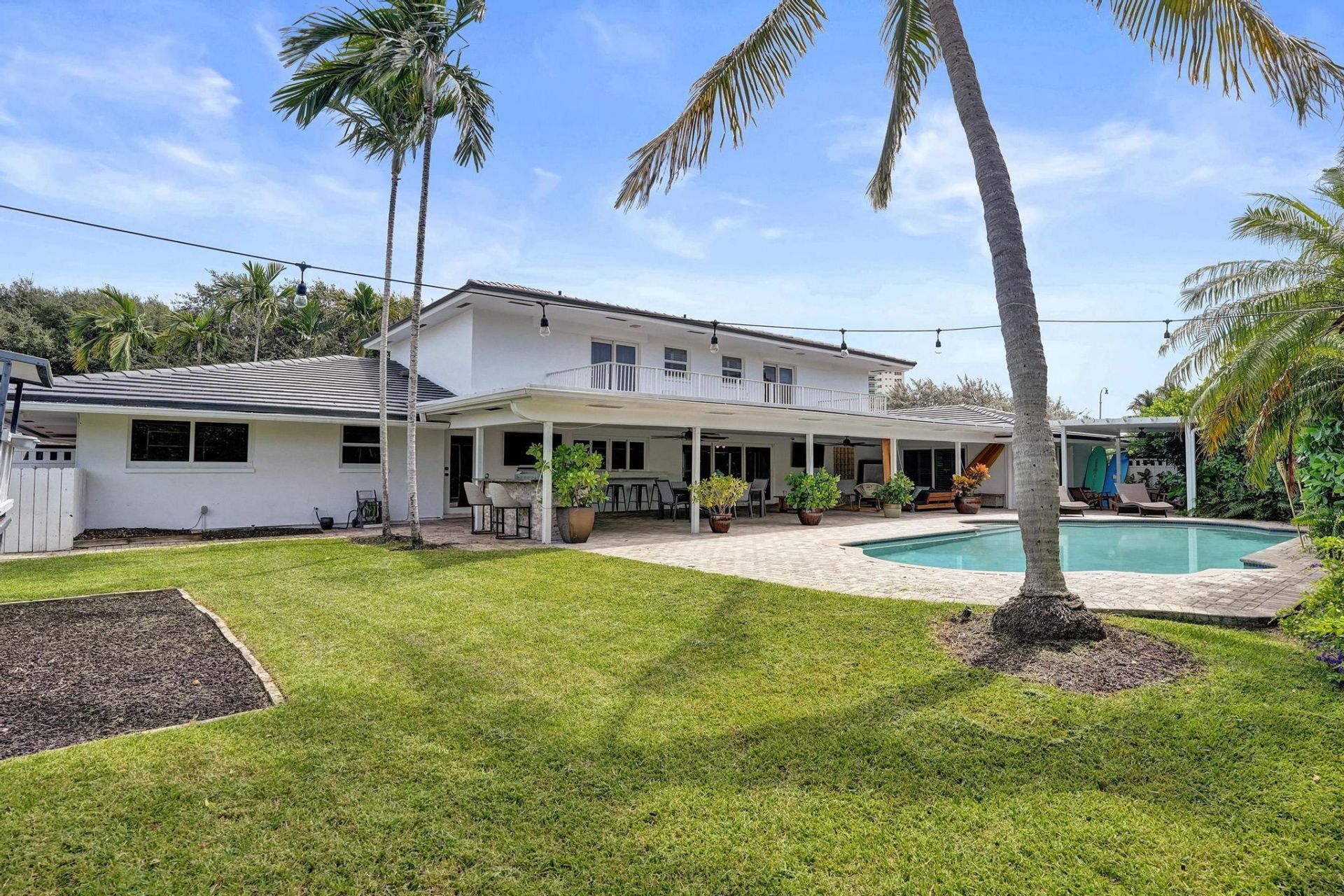 2 Mendota Lane, Sea Ranch Lakes, FL 33308 Photo