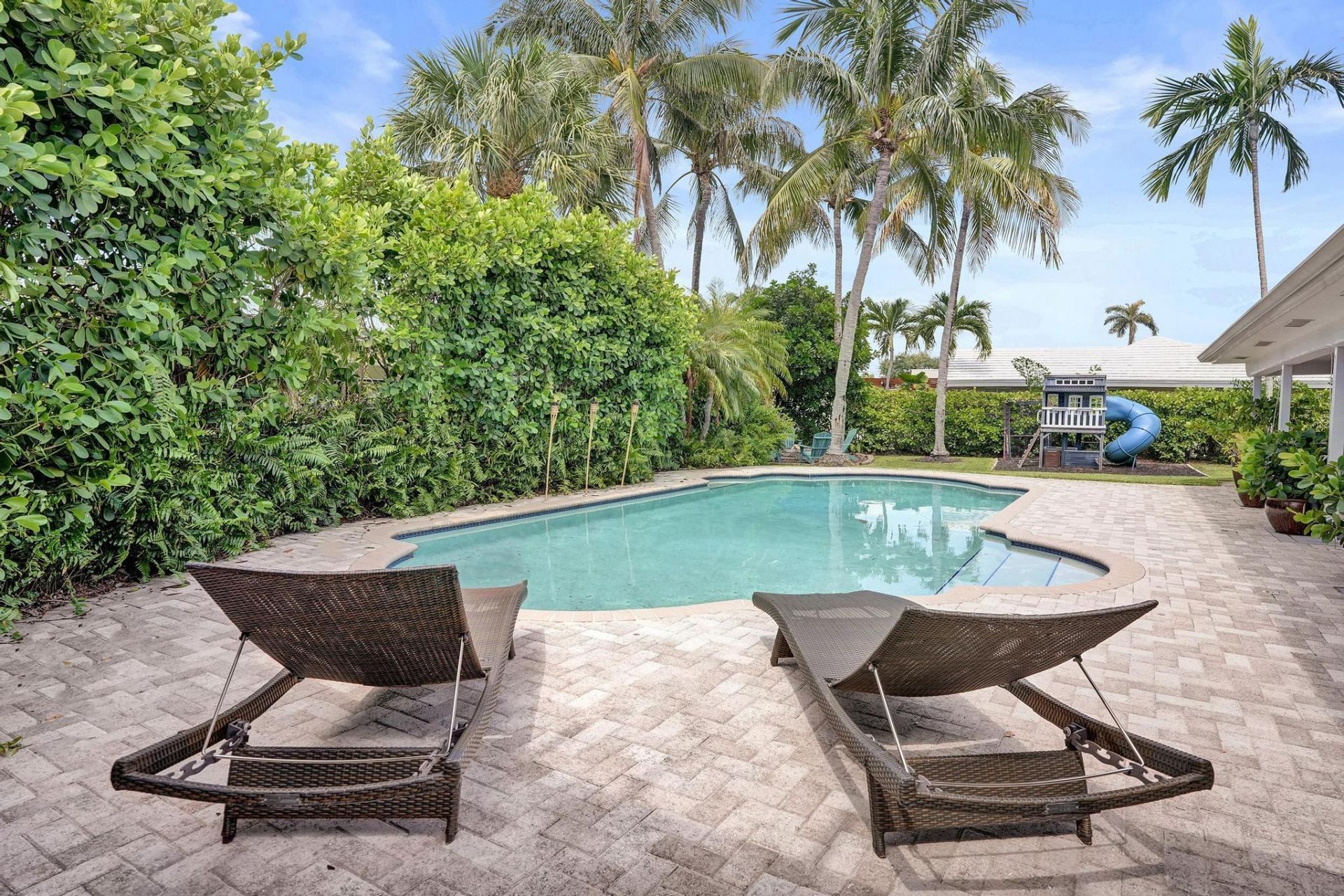 2 Mendota Lane, Sea Ranch Lakes, FL 33308 Photo