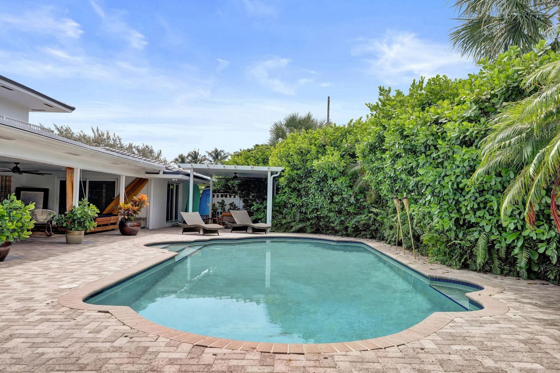 2 Mendota Lane, Sea Ranch Lakes, FL 33308 Photo