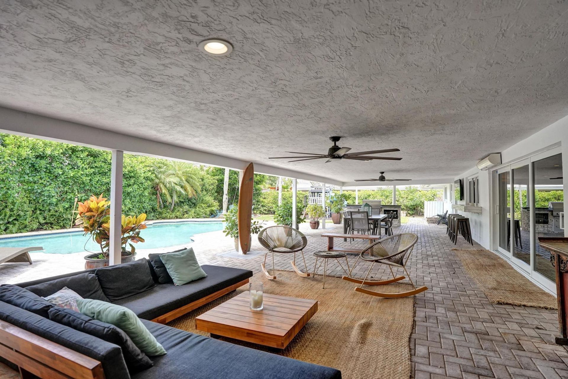 2 Mendota Lane, Sea Ranch Lakes, FL 33308 Photo