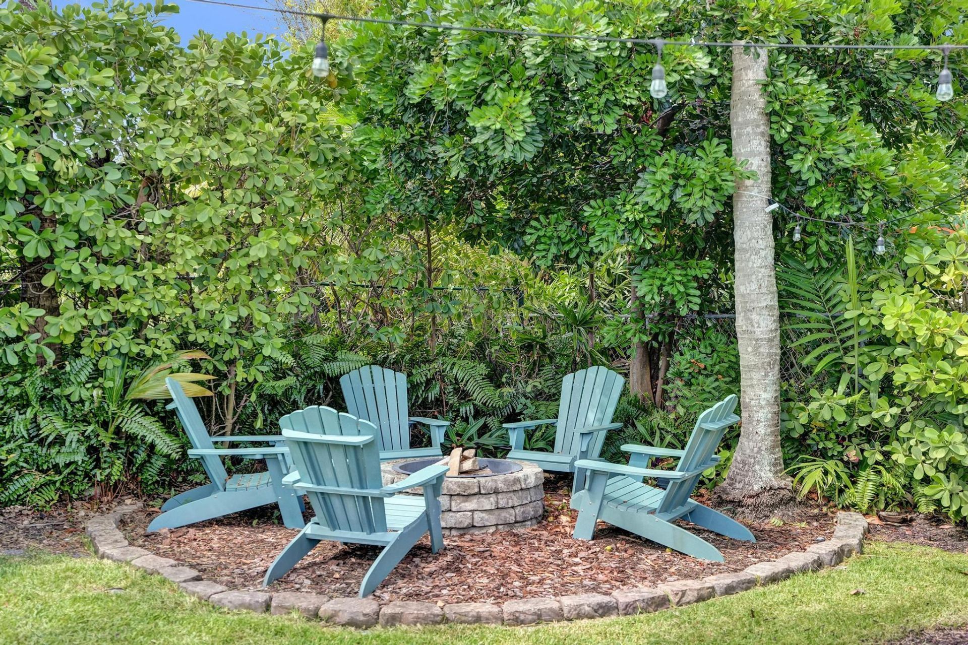 2 Mendota Lane, Sea Ranch Lakes, FL 33308 Photo
