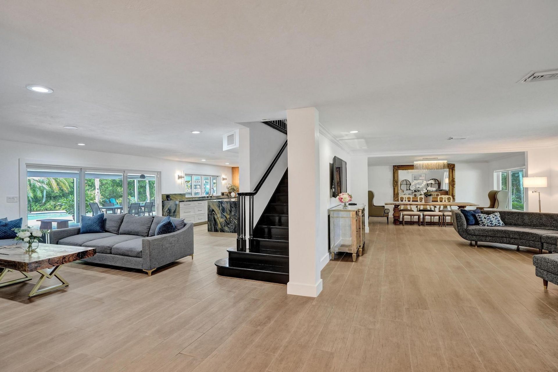 2 Mendota Lane, Sea Ranch Lakes, FL 33308 Photo
