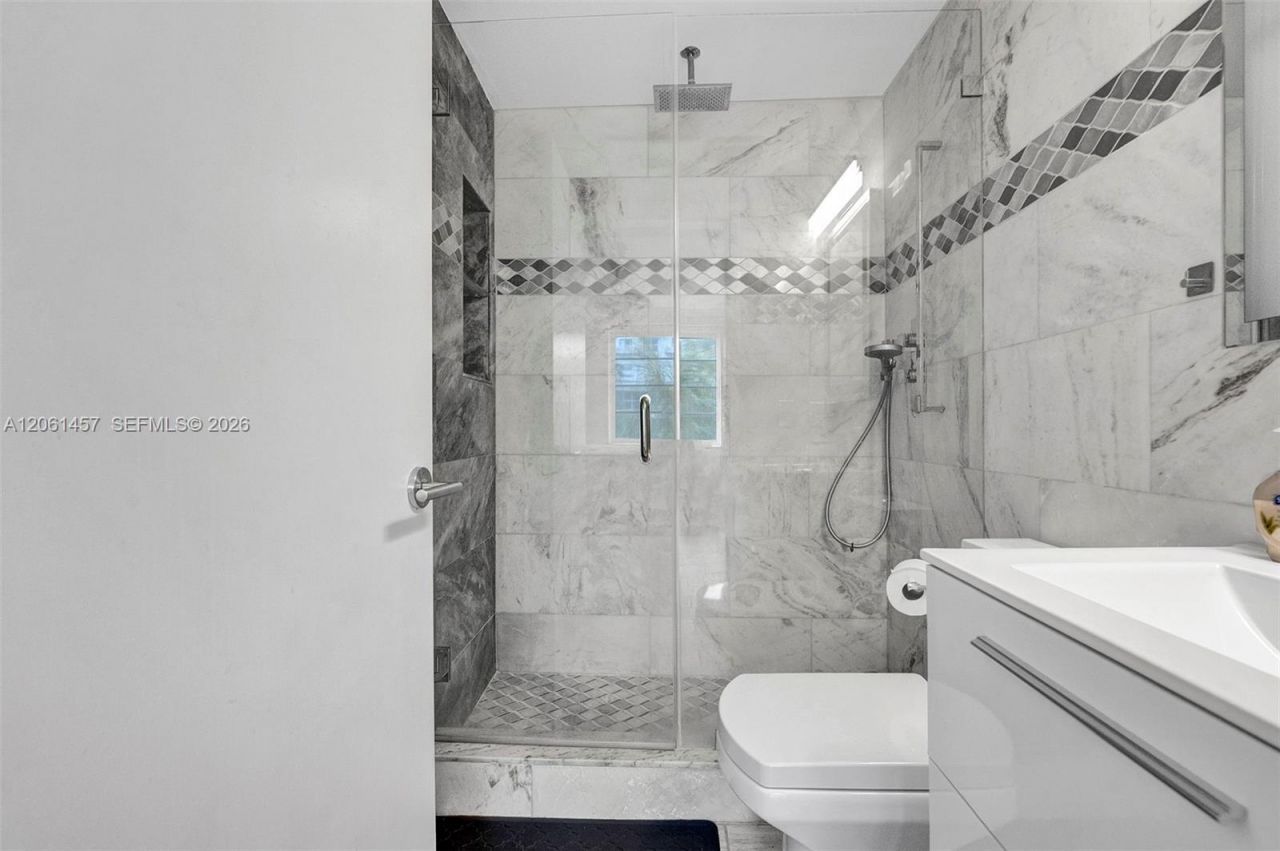 1460 Ocean Dr, Unit 305, Miami Beach, FL 33139 Photo