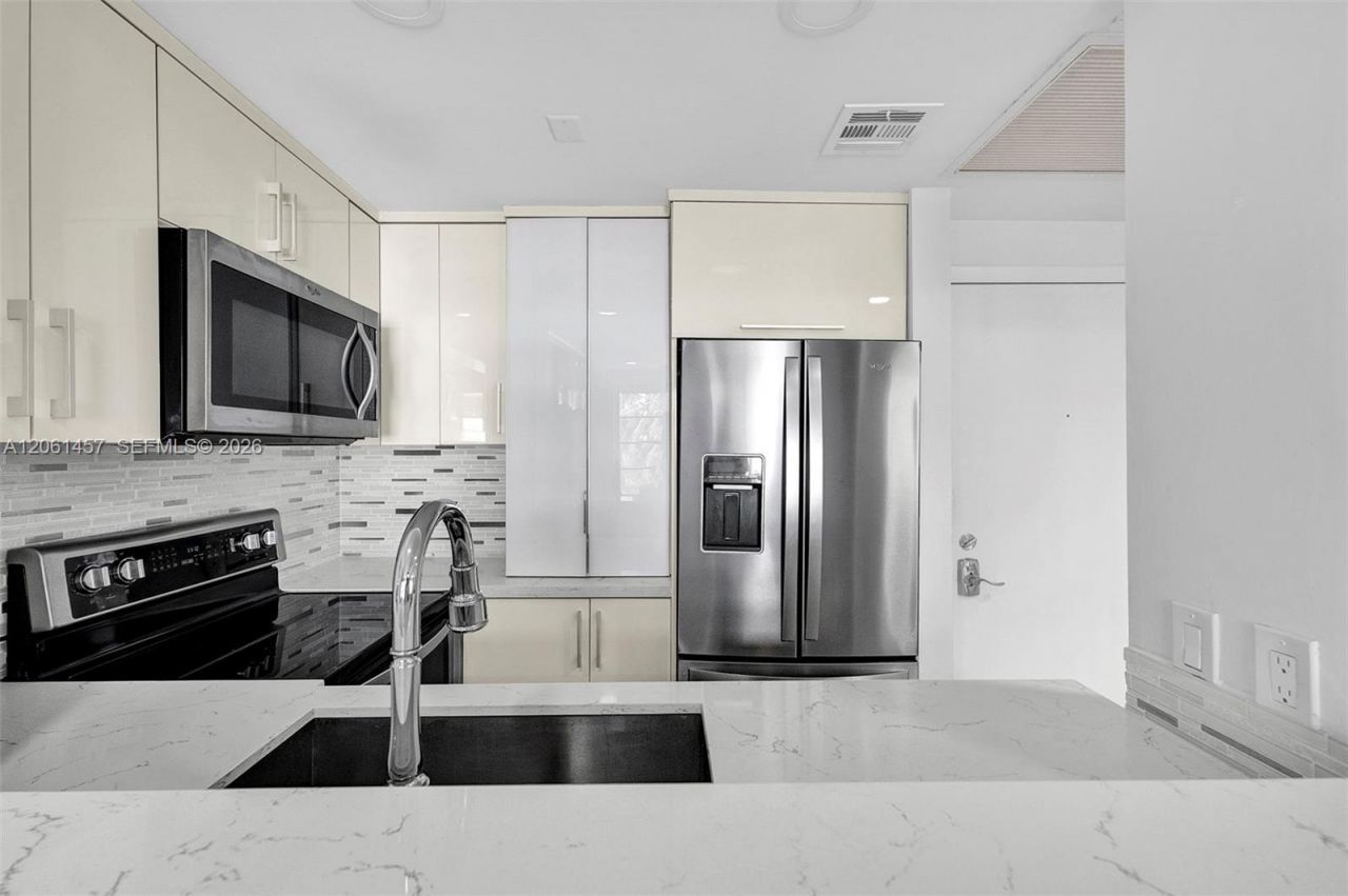 1460 Ocean Dr, Unit 305, Miami Beach, FL 33139 Photo