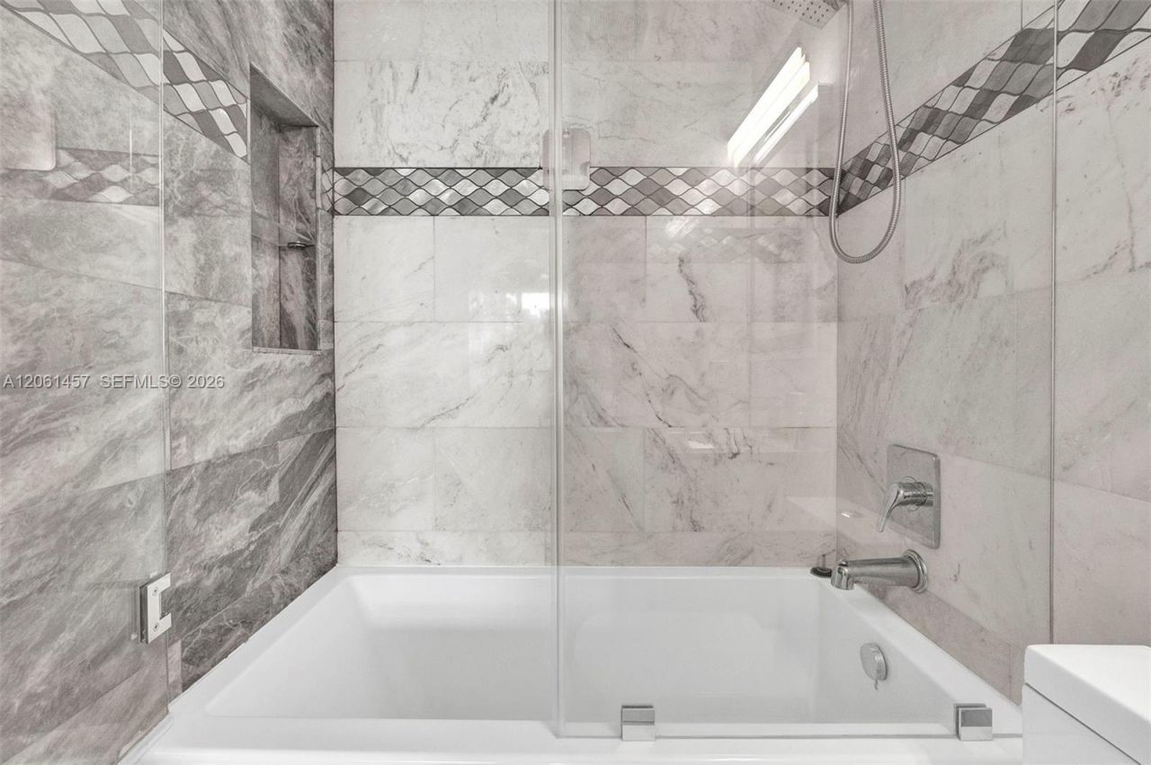 1460 Ocean Dr, Unit 305, Miami Beach, FL 33139 Photo