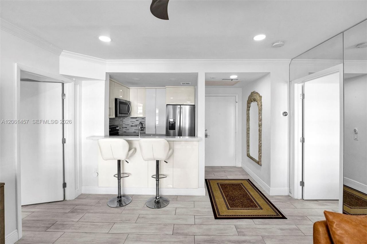 1460 Ocean Dr, Unit 305, Miami Beach, FL 33139 Photo