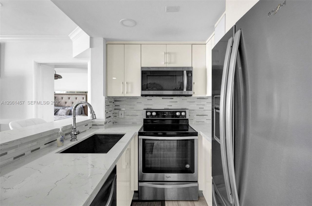 1460 Ocean Dr, Unit 305, Miami Beach, FL 33139 Photo