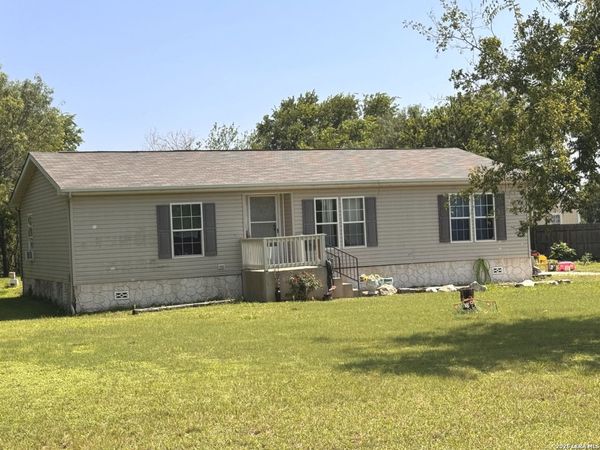 1025 COUNTY ROAD 3821, San Antonio, TX 78253