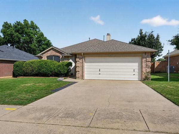 2103 Meadowview Drive, Corinth, TX 76210