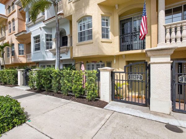 11812 Valencia Gardens Avenue, Palm Beach Gardens, FL 33410