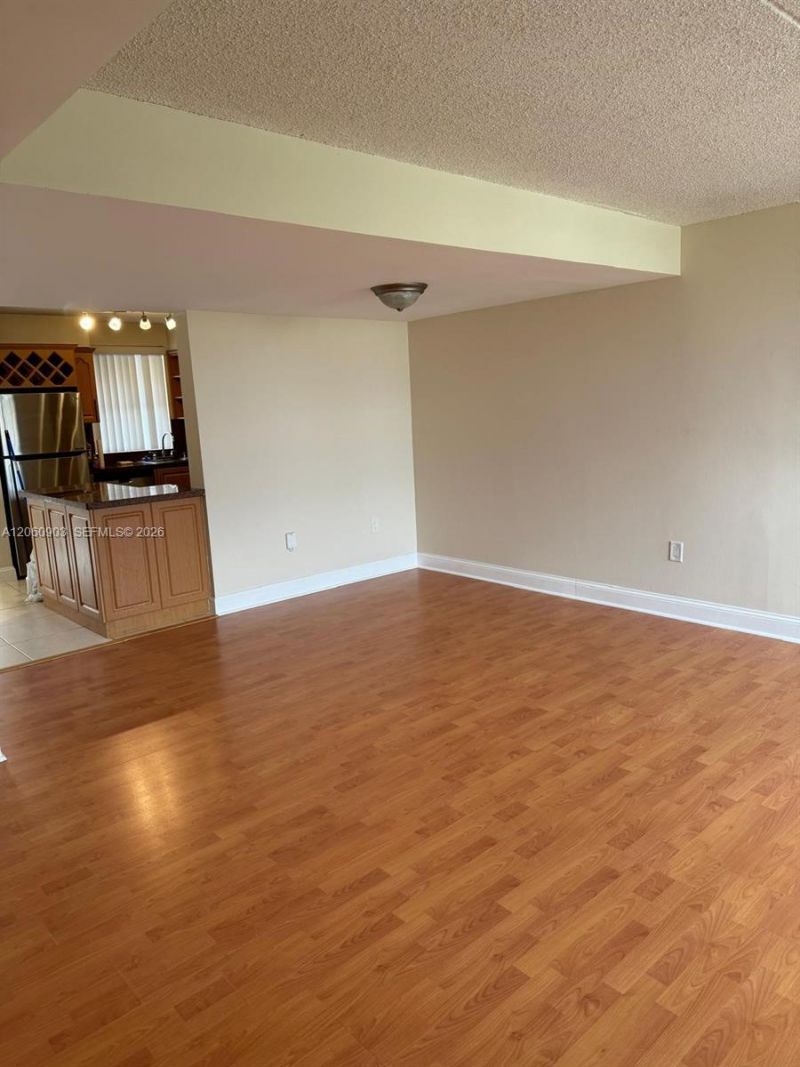 6045 NW 186th St , Unit 309, Hialeah, FL 33015 Photo