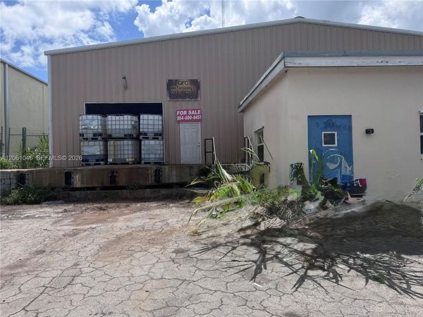 909 NW 13th St , Belle Glade, FL 33430