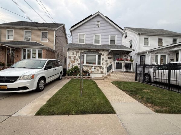 9446 214th Place , Queens Village, NY 11428