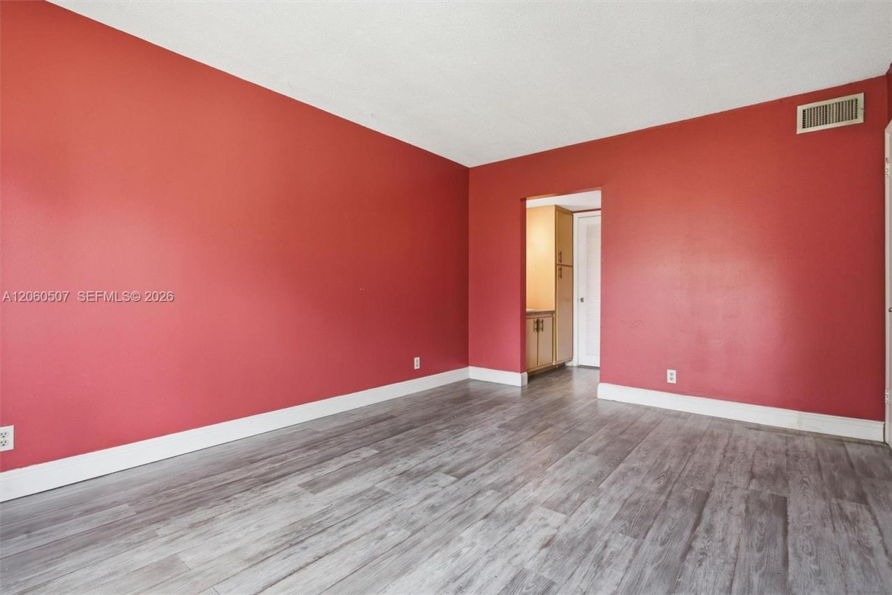 4054 N Pine Island Rd , Unit 2B, Sunrise, FL 33351 Photo