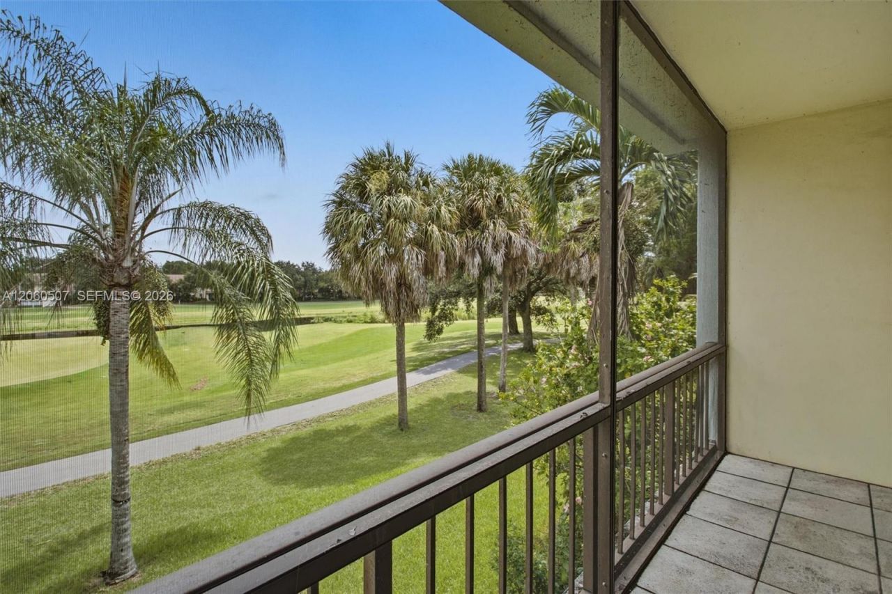 4054 N Pine Island Rd , Unit 2B, Sunrise, FL 33351 Photo