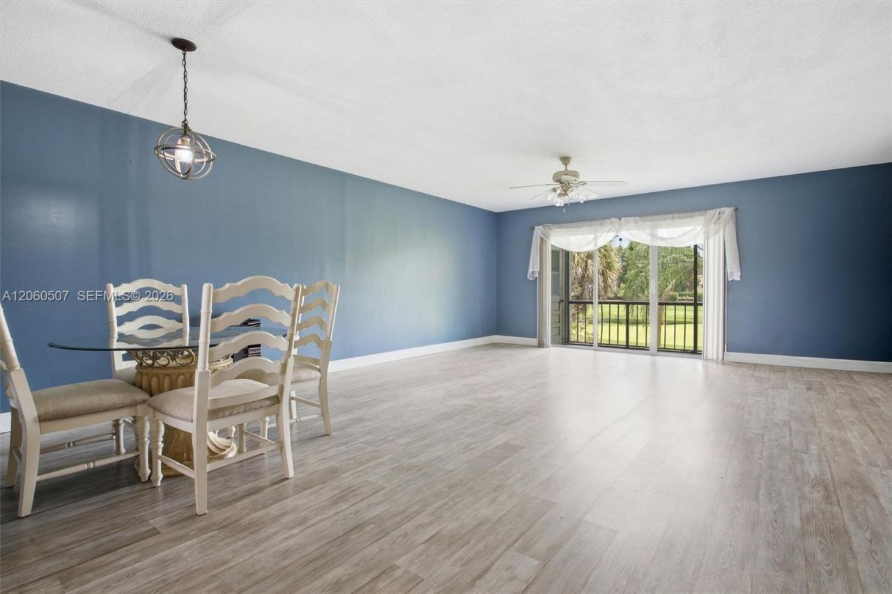 4054 N Pine Island Rd , Unit 2B, Sunrise, FL 33351 Photo