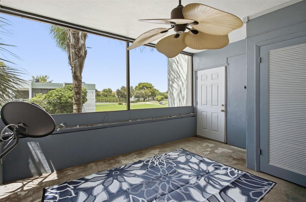 4054 N Pine Island Rd , Unit 2B, Sunrise, FL 33351 Photo