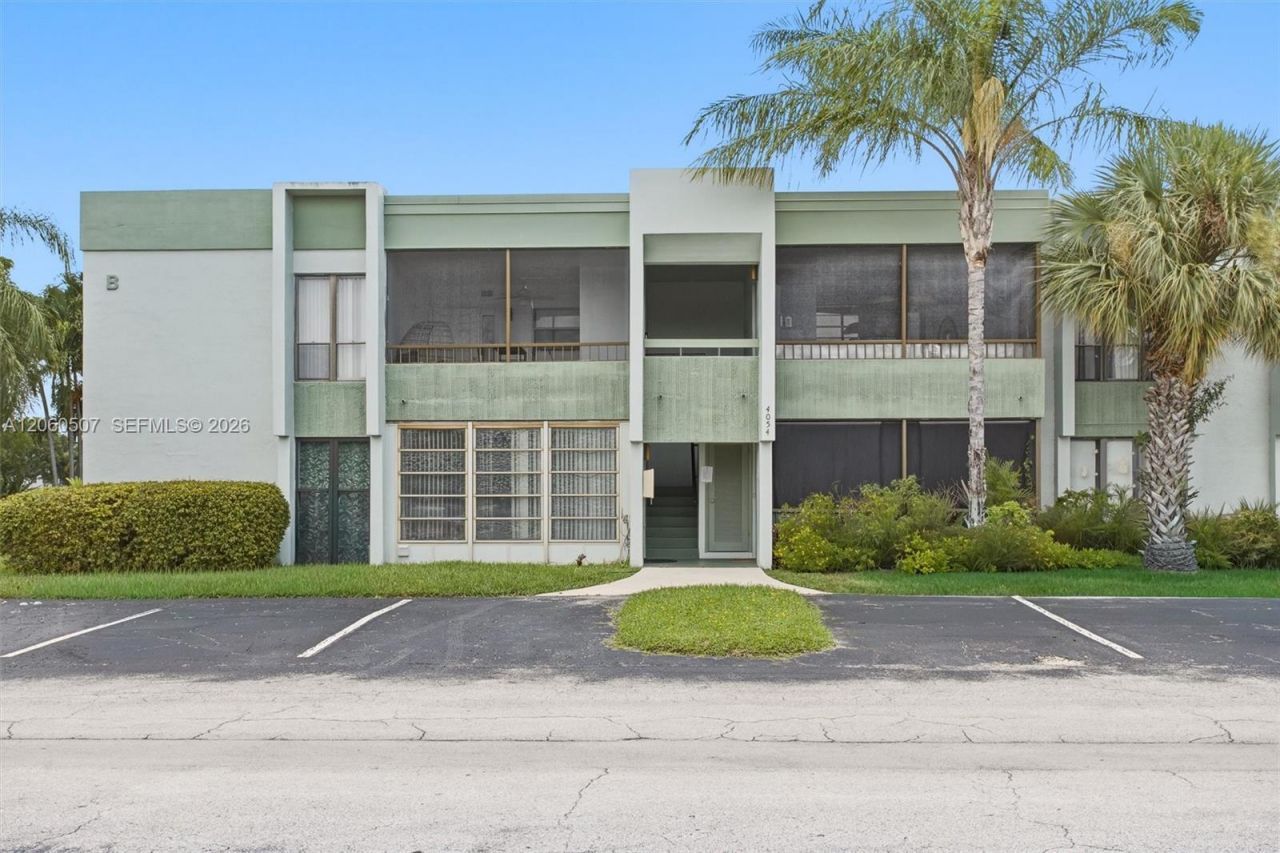 4054 N Pine Island Rd , Unit 2B, Sunrise, FL 33351 Photo