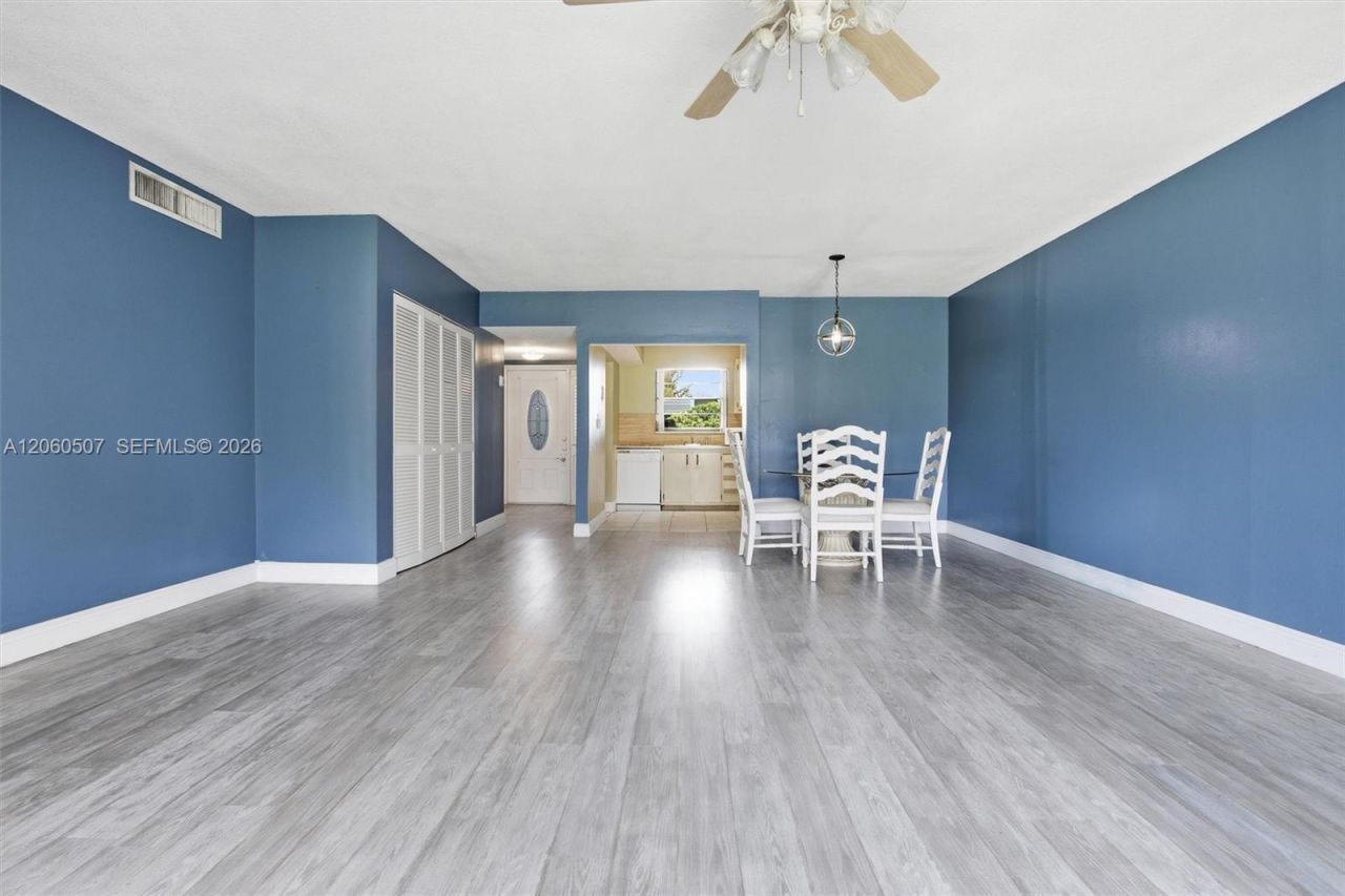 4054 N Pine Island Rd , Unit 2B, Sunrise, FL 33351 Photo