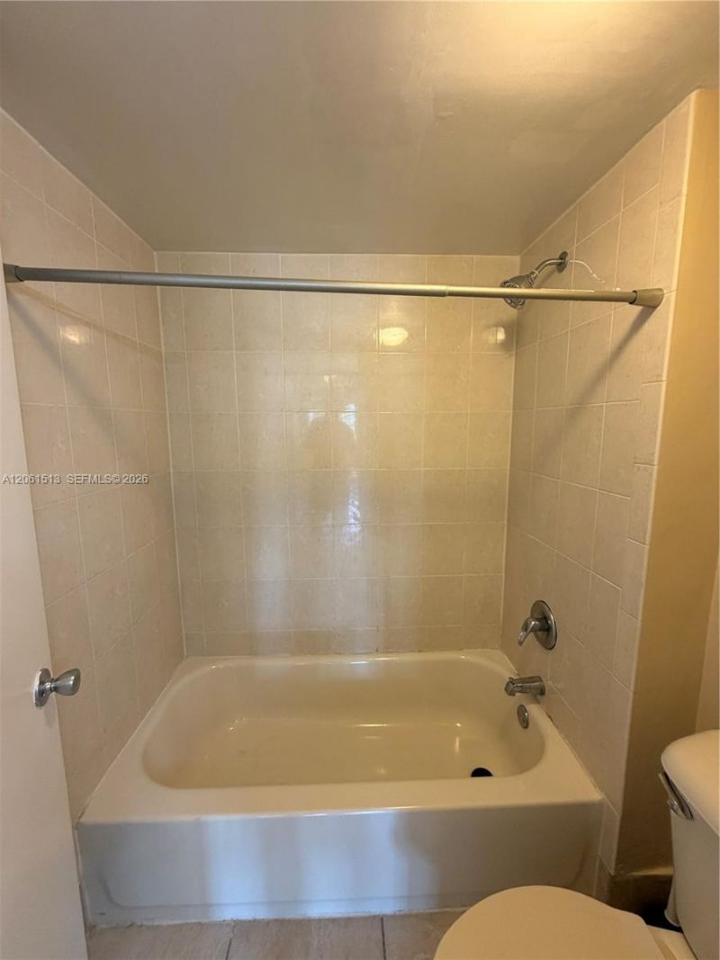 711 N Pine Island Rd , Unit 121, Plantation, FL 33324 Photo