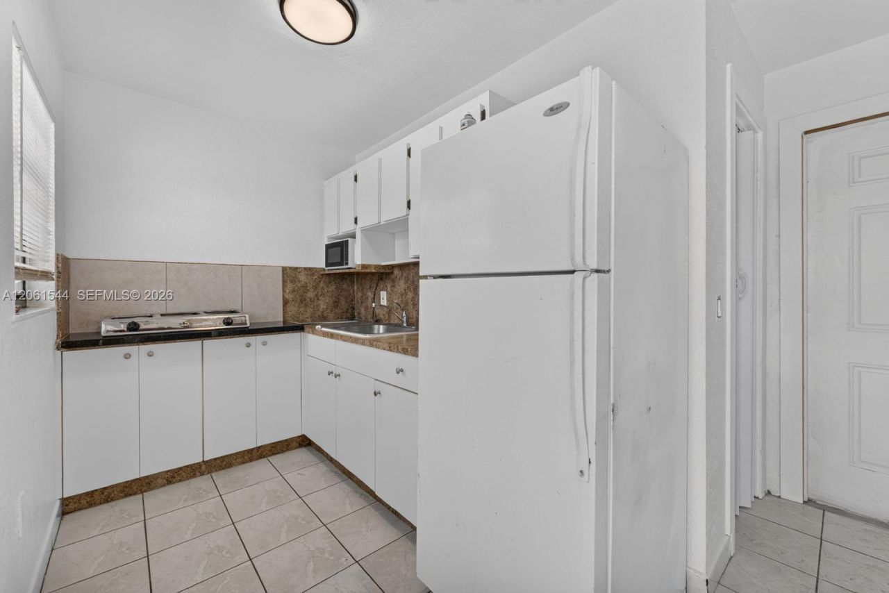 858 E 21st St , Hialeah, FL 33013 Photo