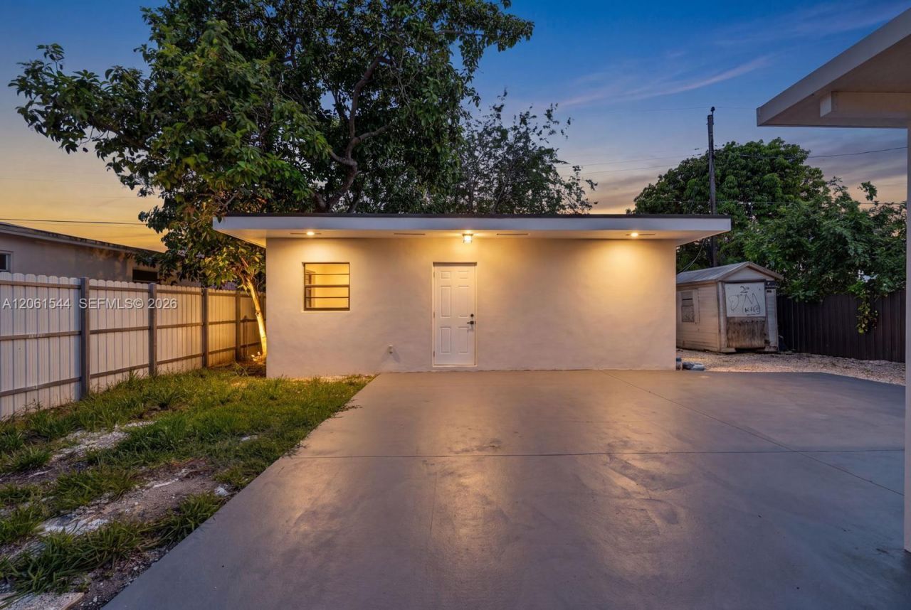 858 E 21st St , Hialeah, FL 33013 Photo