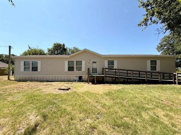 90 2nd Street , Honey Grove, TX 75446