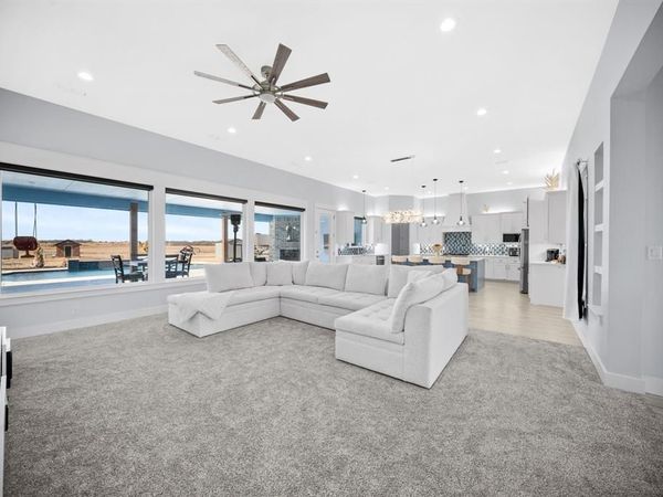 10405 Singleton Road , Maypearl, TX 76064