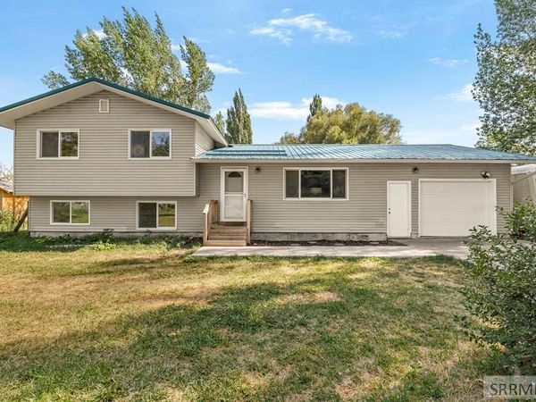 3632 E Menan-Lorenzo Hwy, MENAN, ID 83434