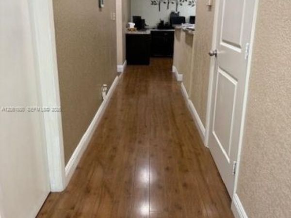 5124 Hollywood Blvd, Hollywood, FL 33021