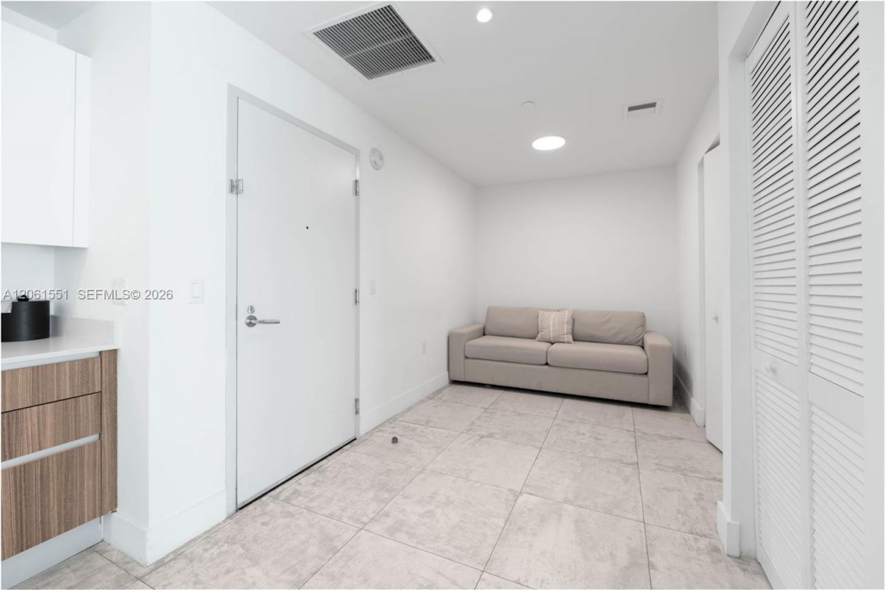 239 SW 9th St , Unit 2103, Miami, FL 33130 Photo