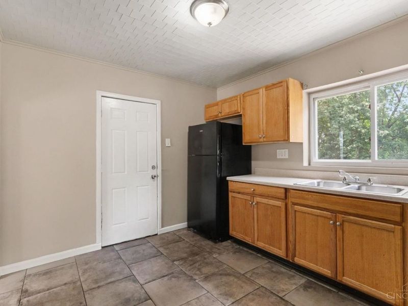 4306 Homelawn Avenue, Cincinnati, OH 45211 Photo 10