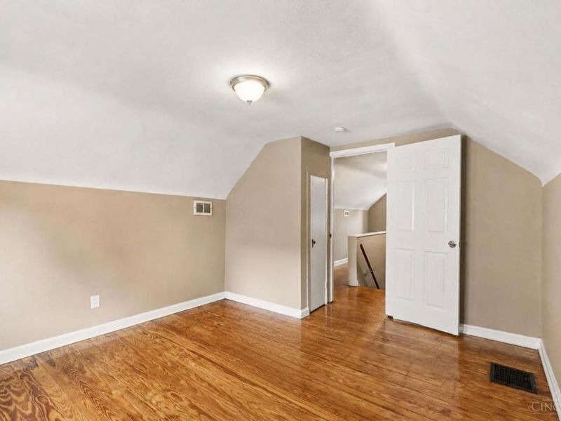 4306 Homelawn Avenue, Cincinnati, OH 45211 Photo 18
